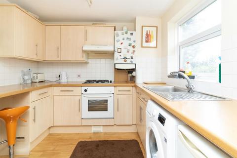 2 bedroom apartment to rent, Rushmead Close, Canterbury