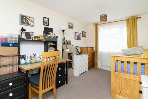 2 bedroom apartment to rent, Rushmead Close, Canterbury