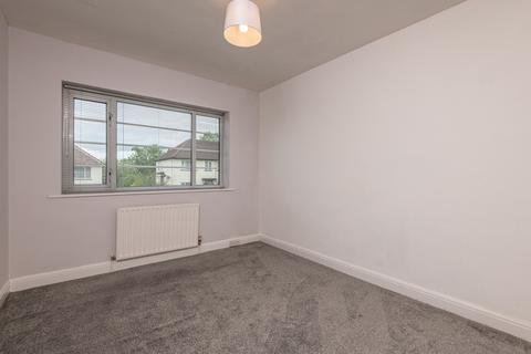 2 bedroom apartment to rent, Redesdale Gardens, Leeds LS16