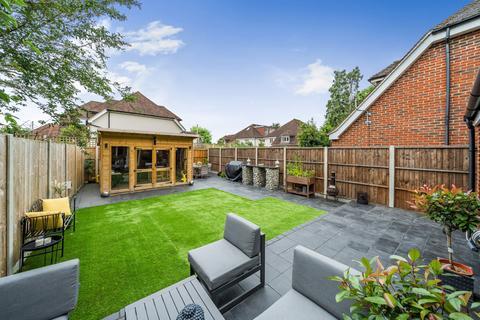 3 bedroom semi-detached house for sale, Cranford Mews, Bromley