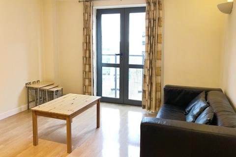 2 bedroom flat to rent, City Walk, Leeds, West Yorkshire, LS11