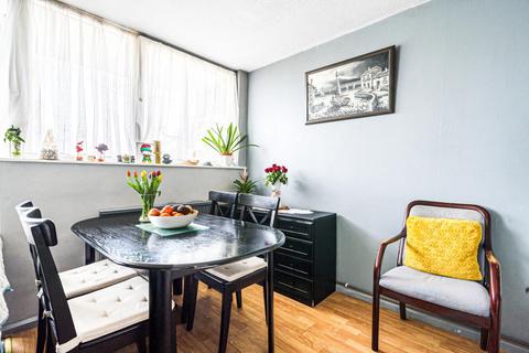 2 bedroom flat for sale, Clarendon Walk, Notting Hill