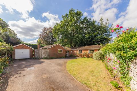 4 bedroom bungalow for sale, Woodcote Road, Caversham, Reading