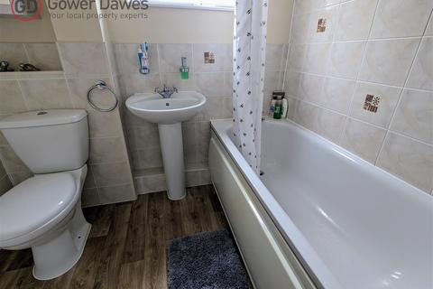 96 Caswell Close, Corringham, Stanford-le-hope, SS17 7LA