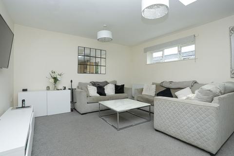 2 bedroom flat for sale, Edward Vinson Drive, Faversham, ME13