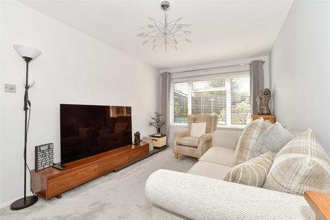1 bedroom ground floor flat for sale, Edgefield Close, Redhill, Surrey