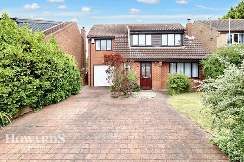 4 bedroom detached house for sale, Mariners Park Close, Hopton