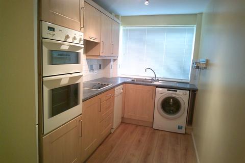 2 bedroom apartment to rent, Winston Close, Romford RM7