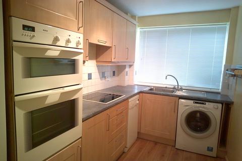 2 bedroom apartment to rent, Winston Close, Romford RM7