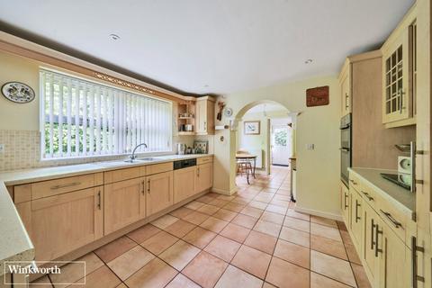 4 bedroom detached house for sale, Redwing Road, Basingstoke, Hampshire, RG22