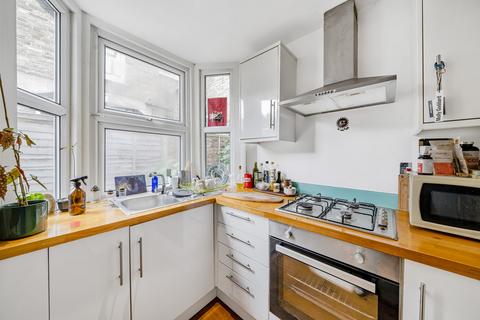 2 bedroom apartment for sale, Kincaid Road, Peckham, London
