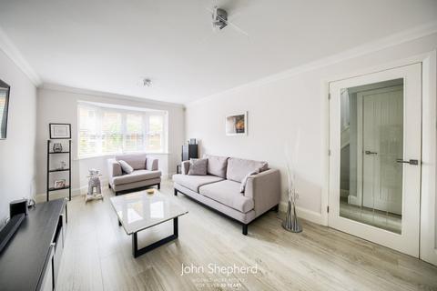 55 Aldershaws, Shirley, Solihull, B90 1SQ