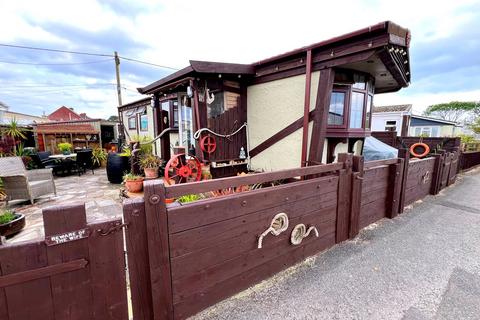 2 bedroom mobile home for sale, Field Place, Naish Estate, Barton on Sea, Hampshire. BH25 7RD