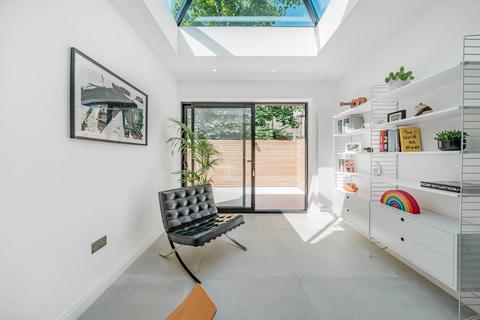 4 Raeburn Street, London, SW2 5QU