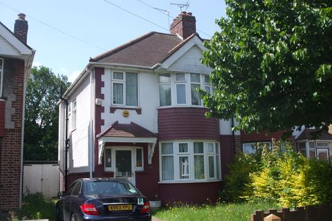 3 bedroom semi-detached house to rent, Cranborne Waye, Hayes UB4