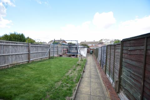 3 bedroom terraced house for sale, Quarrendon Avenue, AYLESBURY, HP19 9JR