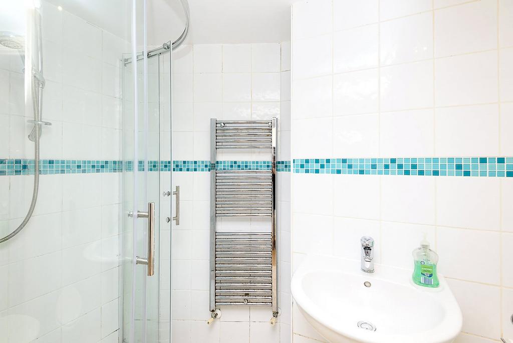 Flat Shower Room