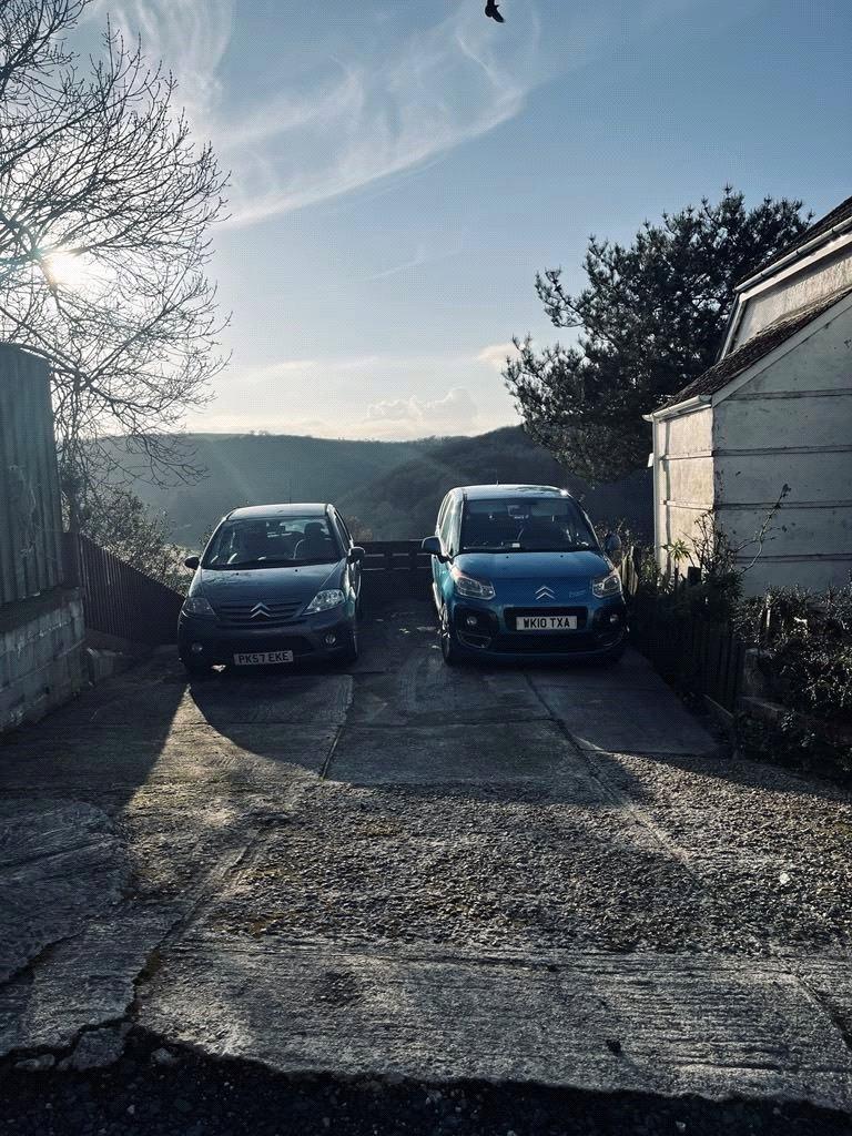 Parking For 2/3 Cars