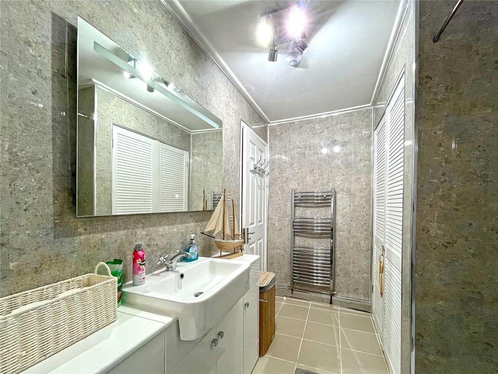 Annex Shower