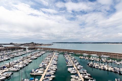 3 bedroom flat for sale, Millais House, Castle Quay, La Rue De L'etau, St. Helier, Jersey. JE2 3EE