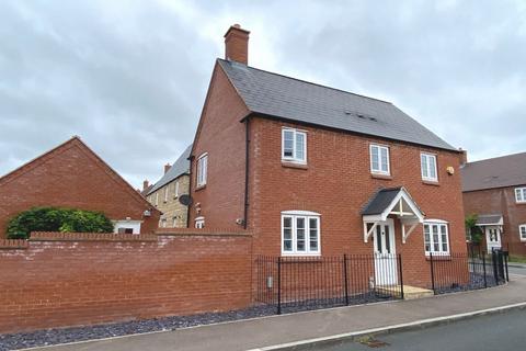 3 bedroom detached house for sale, Setters Way, Northampton NN7
