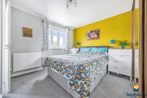 8 Sime Close, Guildford, GU3 3ED
