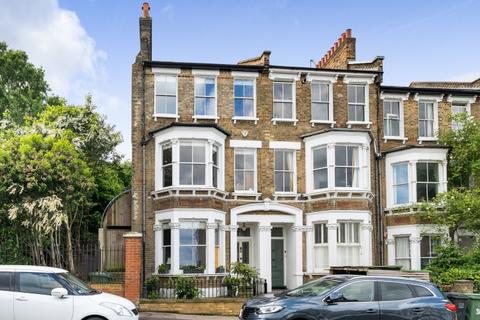 4 bedroom house to rent, Kitto Road London SE14