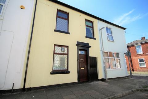 3 bedroom terraced house to rent, Lovat Road, Preston PR1