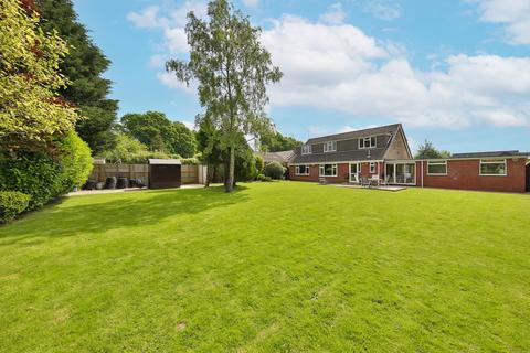 4 bedroom detached house for sale, Hayfield Close, Chesterfield S42