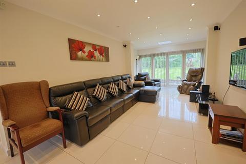 4 bedroom detached house for sale, Francklyn Gardens, Edgware, Greater London, HA8