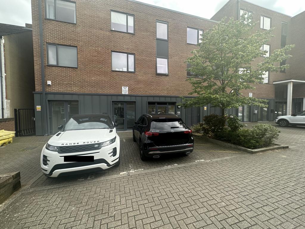 Ground Floor Office Space in Harrow