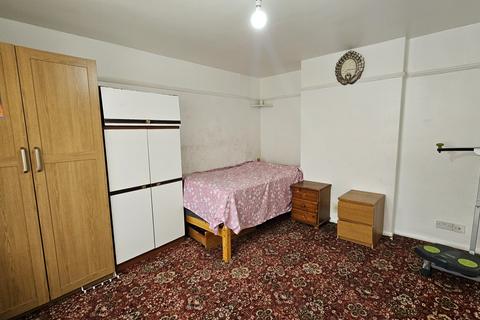 3 bedroom terraced house for sale, , Northolt, Greater London, UB5
