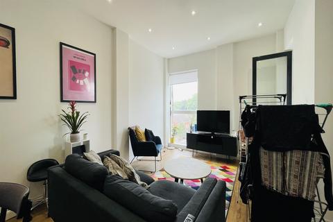 3 bedroom apartment to rent, 116 Jubilee Street, London E1
