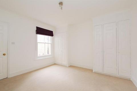 1 bedroom apartment to rent, Rowfant Road, SW17