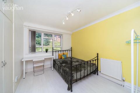 3 bedroom flat to rent, Selsfield Drive, Moulsecoomb BN2