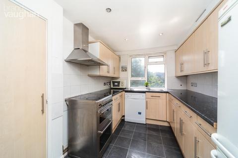 3 bedroom flat to rent, Selsfield Drive, Moulsecoomb BN2