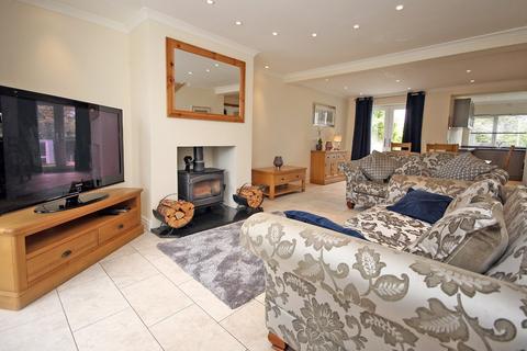 2 bedroom terraced house for sale, Hampton Road, Caernarfon, Gwynedd, LL55