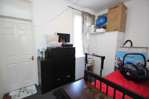 1 bedroom flat for sale, St Helens Road, Westcliff On Sea