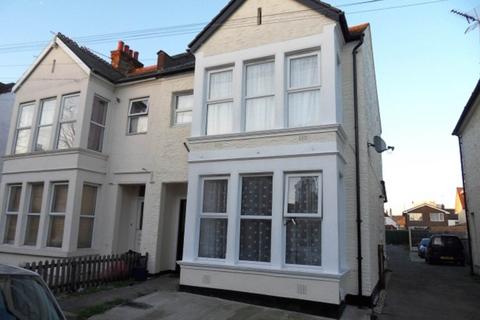 1 bedroom flat for sale, St Helens Road, Westcliff On Sea