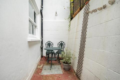 2 bedroom flat for sale, Marlborough Road,  London,  N19,  N19