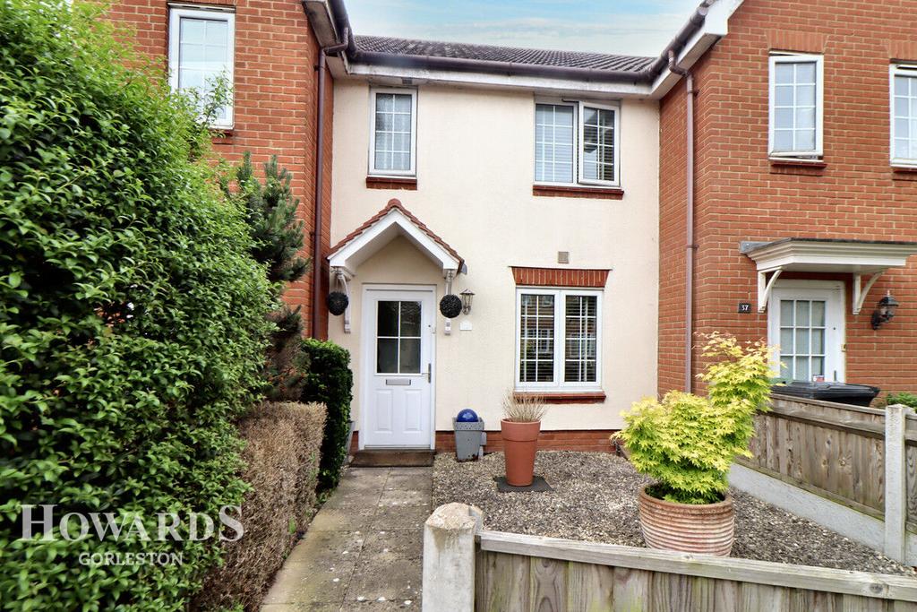 Salk Road, Gorleston 2 bed terraced house for sale £200,000