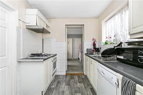 2 Beechtree Avenue, Englefield Green, Egham, TW20 0SR