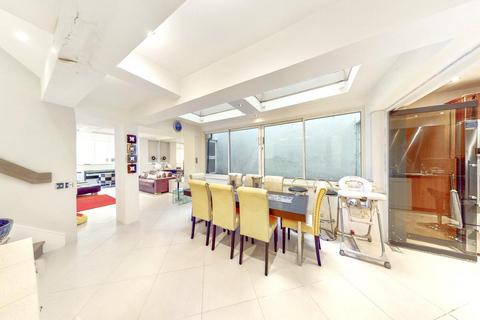 3 bedroom flat for sale, Three Bedroom Flat  For Sale Queens Gate Place South Kensington SW7