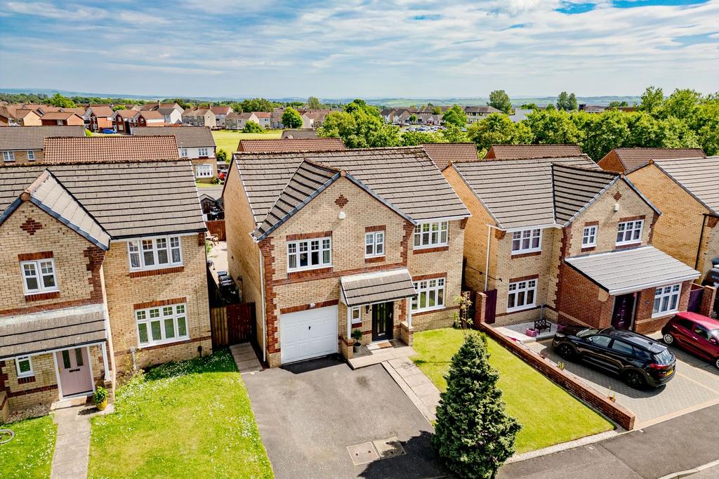 Eday Crescent, Kilmarnock, KA3 4 bed detached house - £210,000