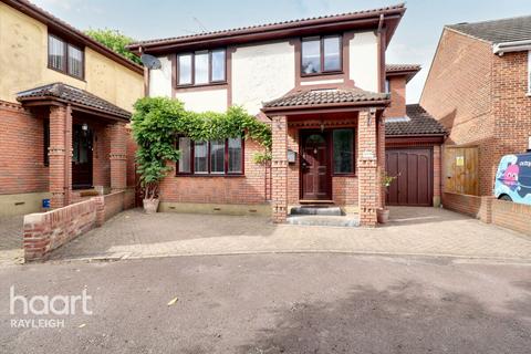 4 bedroom detached house for sale, Knivet Close, Rayleigh