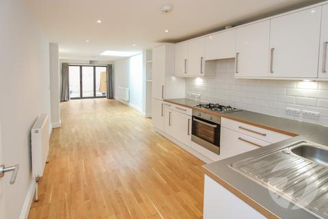 4 bedroom terraced house for sale, Messeter Place, London, SE9