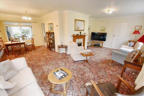 3 bedroom detached bungalow for sale, 16 Freshwater East Road