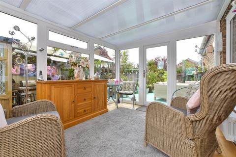 2 bedroom detached bungalow for sale, Scotts Close, Shalfleet, Newport, Isle of Wight