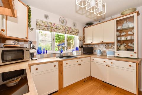 2 bedroom detached bungalow for sale, Scotts Close, Shalfleet, Newport, Isle of Wight