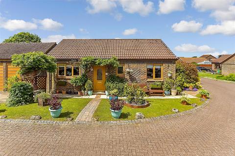 2 bedroom detached bungalow for sale, Scotts Close, Shalfleet, Newport, Isle of Wight